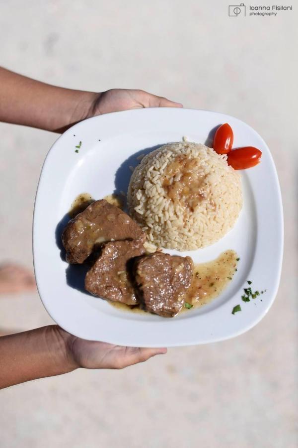 Fisilanis Beachfront Hotel ロガラス エクステリア 写真
